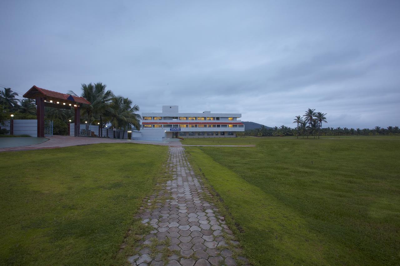 Rns Golf Resort & Nature Cure Centre Māvalli Екстериор снимка